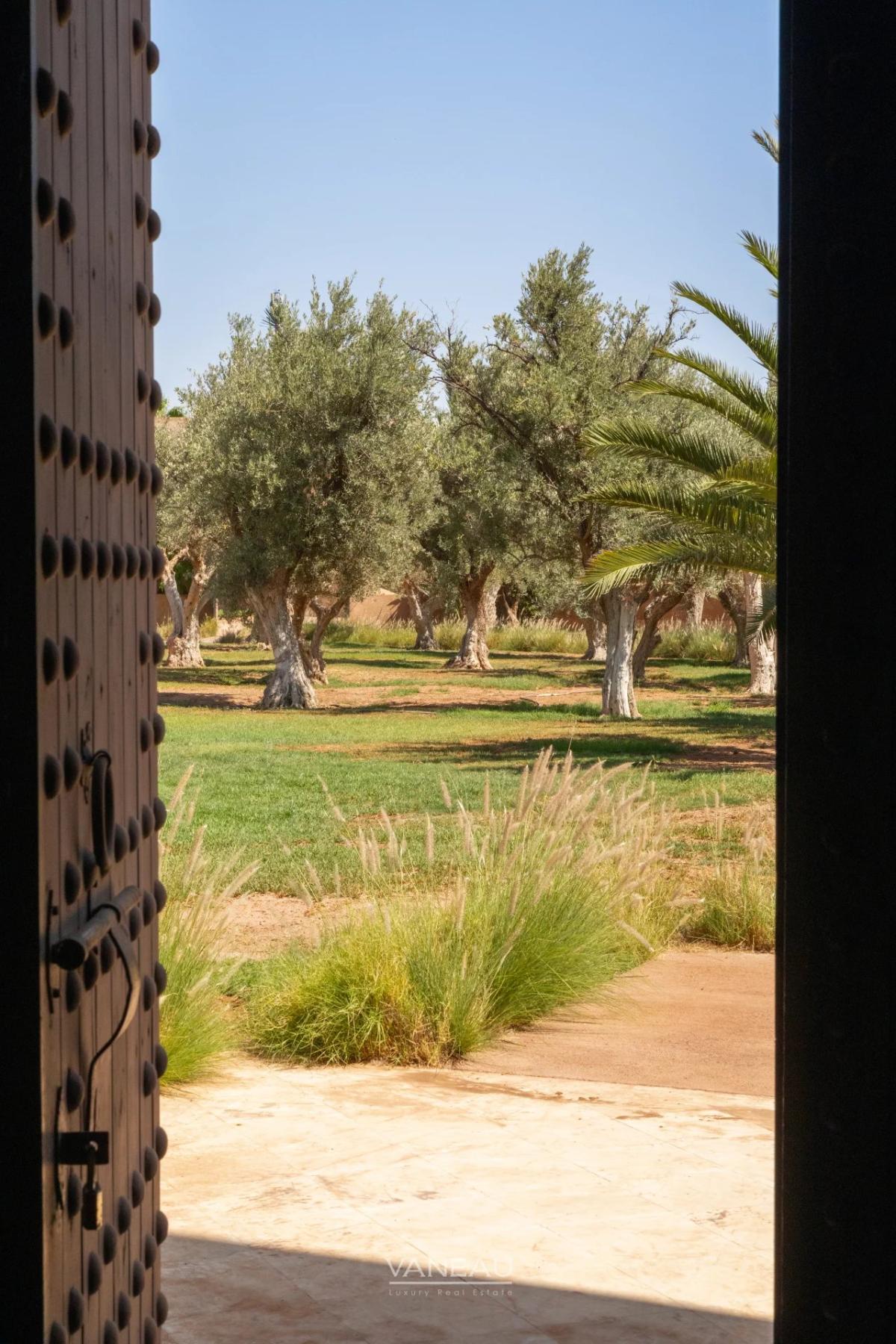 PALAIS À VENDRE AU COEUR DE LA PALMERAIE DE MARRAKECH