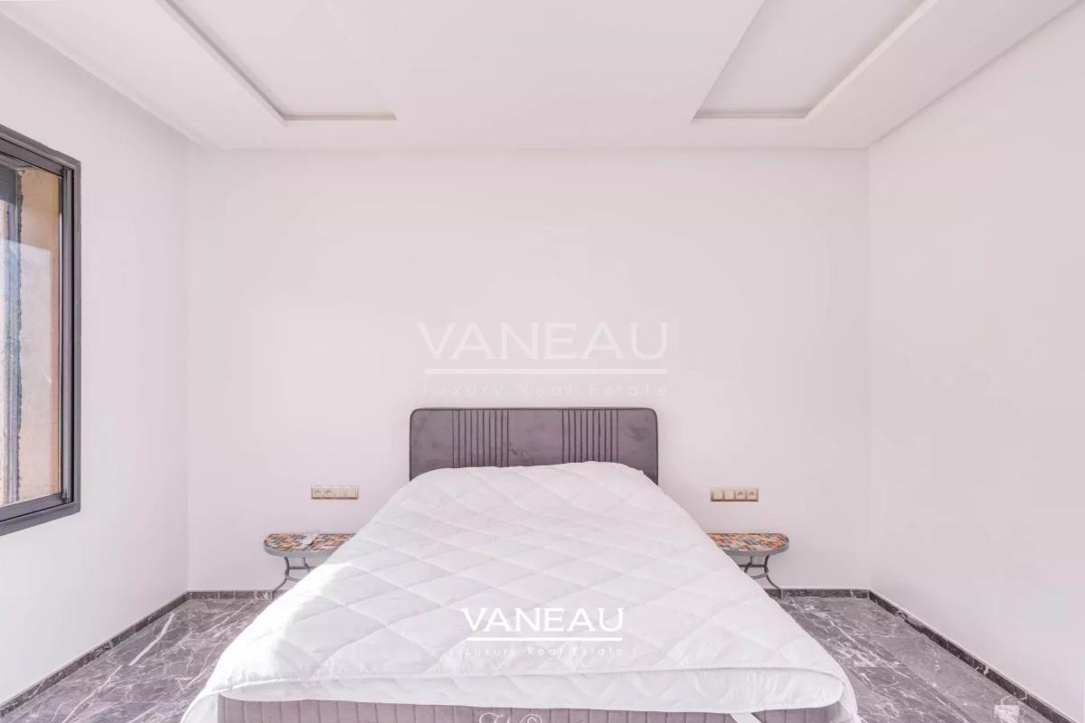 **À Vendre : Villa Spacieuse avec 5 Chambres à Marrakech**