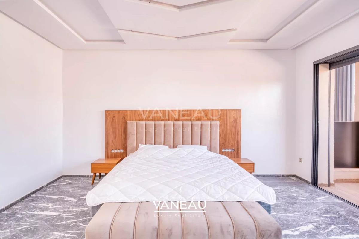 **À Vendre : Villa Spacieuse avec 5 Chambres à Marrakech**