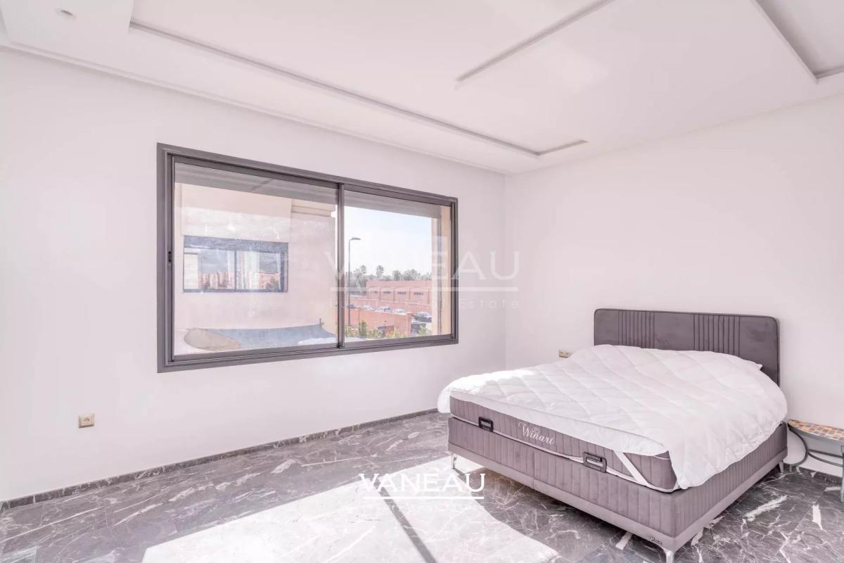 **À Vendre : Villa Spacieuse avec 5 Chambres à Marrakech**