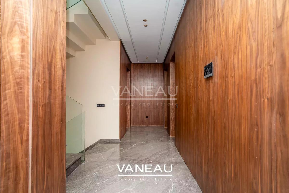 Villa de 500 m² habitable sur terrain arboré