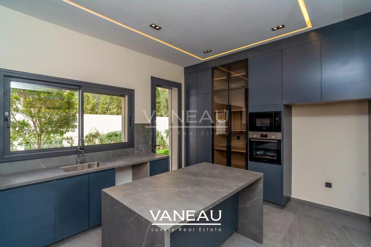 Villa de 500 m² habitable sur terrain arboré