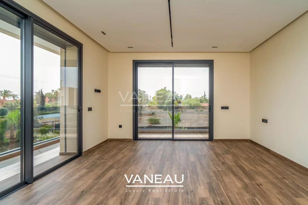 Villa de 500 m² habitable sur terrain arboré