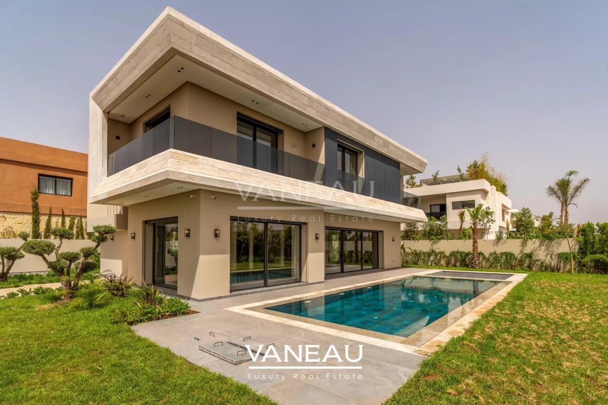 Villa de 500 m² habitable sur terrain arboré