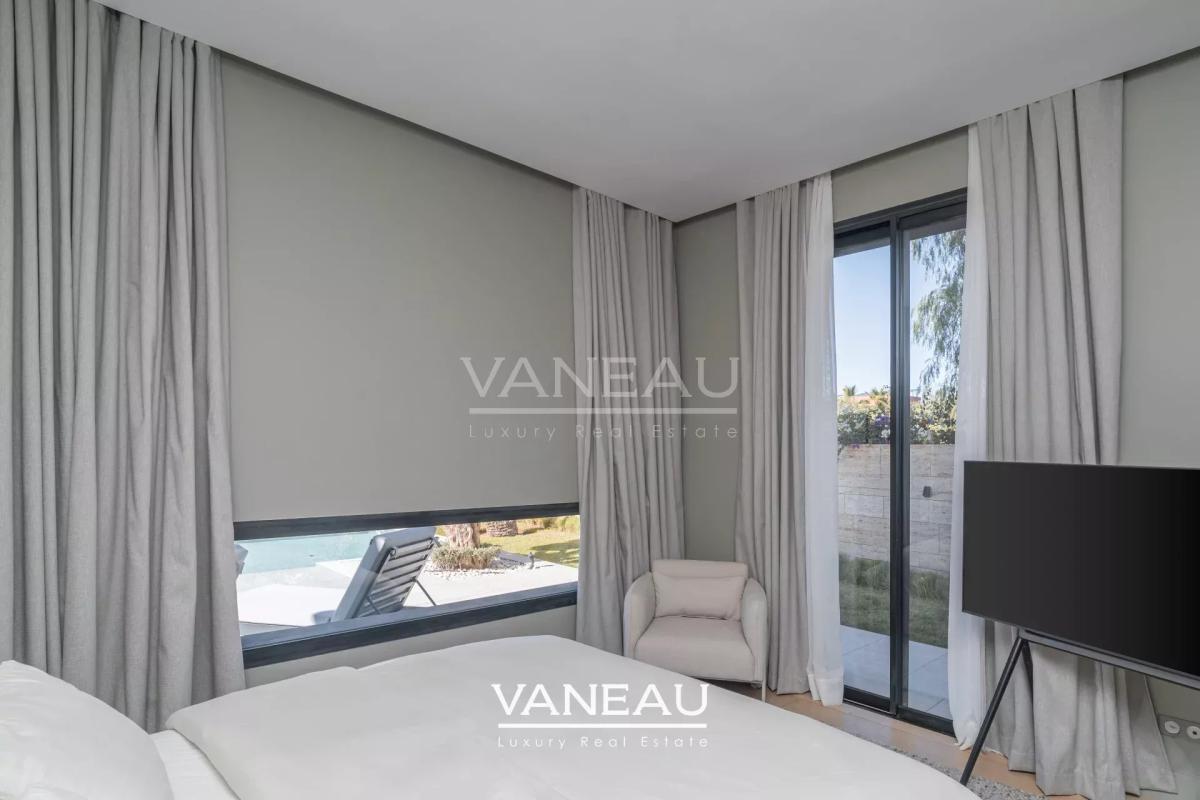 Villa neuve contemporaine a proximité de golfs prestigieux