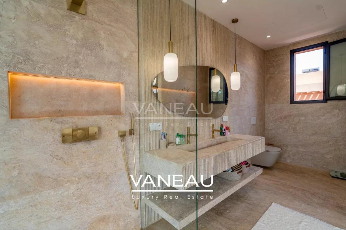 ***Luxueuse villa sur domaine golfique***