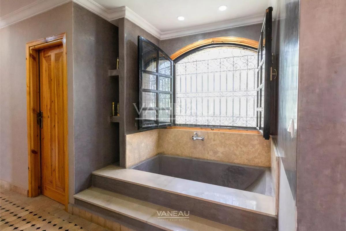 Un havre de paix au pied de l'Atlas sur 1 hectare avec VNA