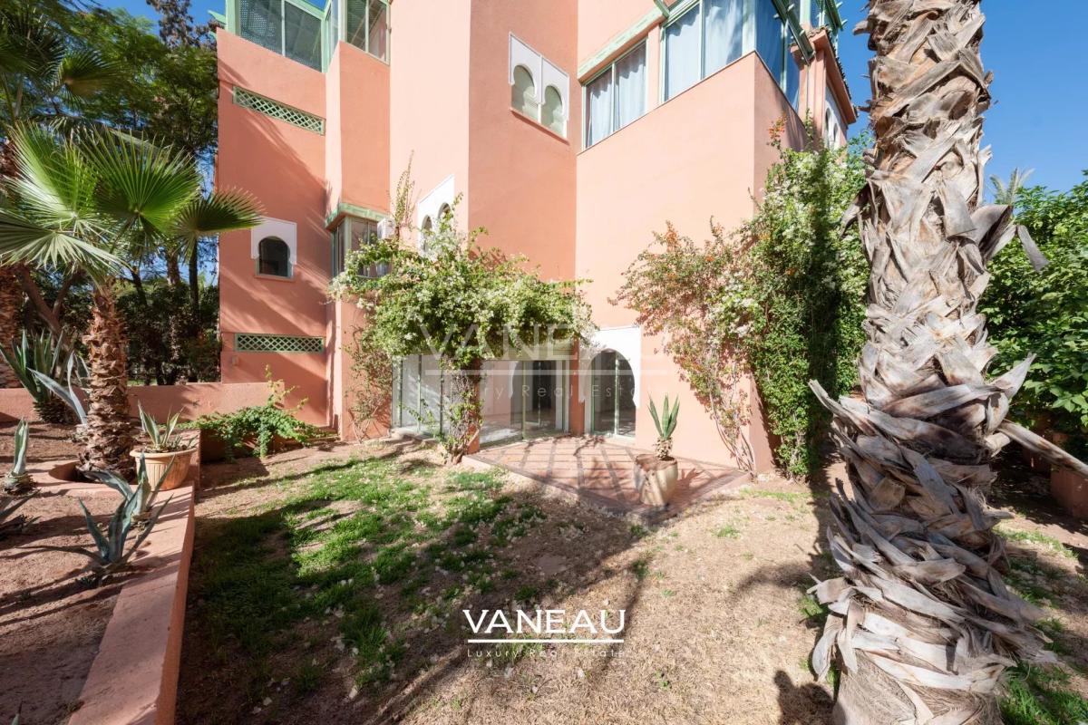 Grand appartement en duplex de trois chambres à la Palmeraie