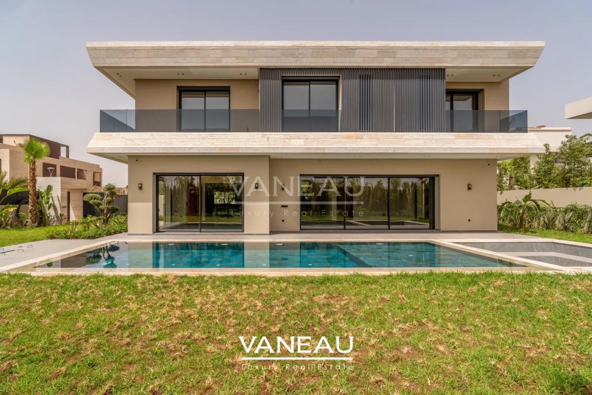 Villa de 500 m² habitable sur terrain arboré