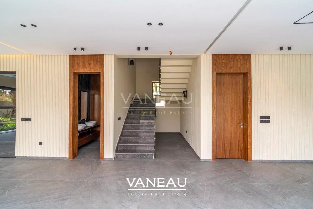 Villa de 500 m² habitable sur terrain arboré