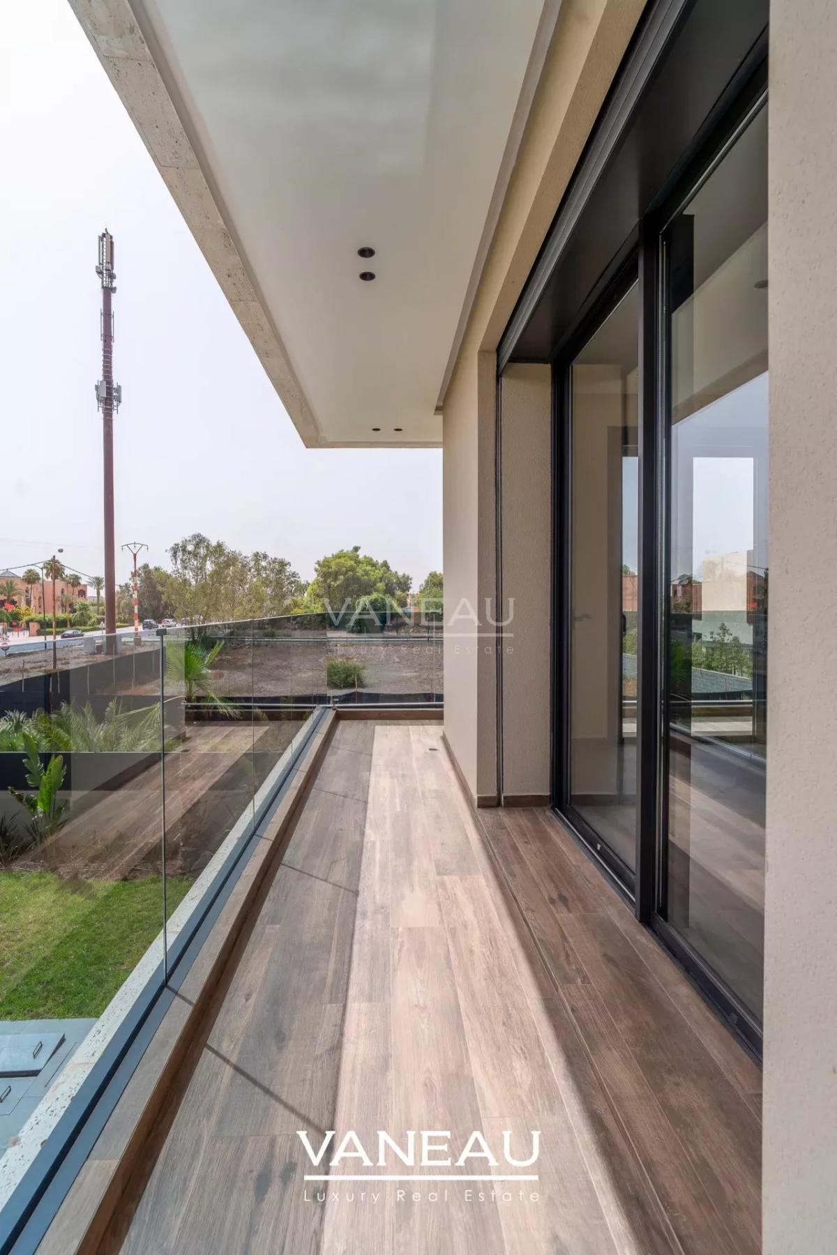 Villa de 500 m² habitable sur terrain arboré