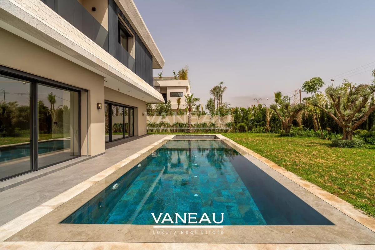 Villa de 500 m² habitable sur terrain arboré