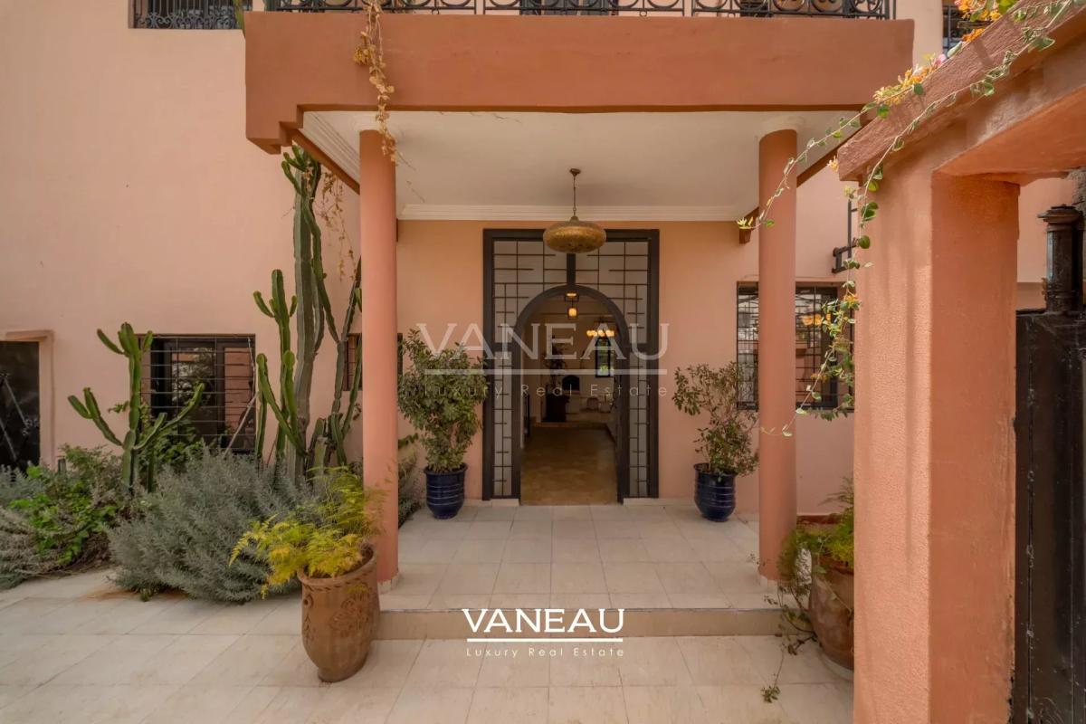 **À Vendre : Maison de ville de 400 m² à Marrakech**