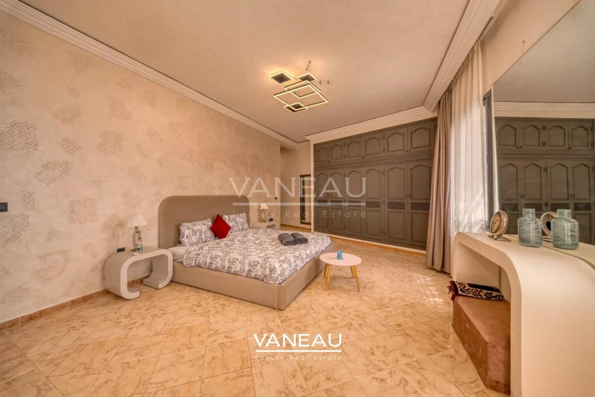 **À Vendre : Maison de ville de 400 m² à Marrakech**