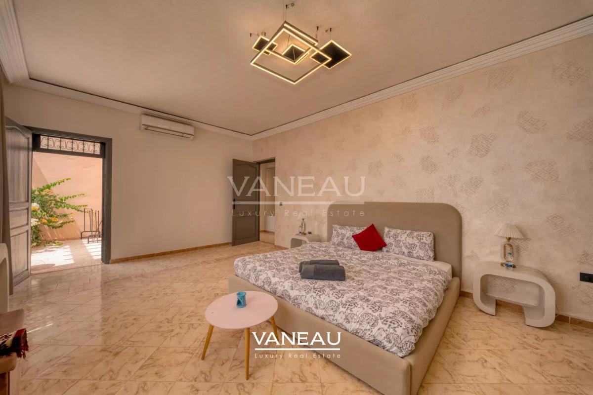 **À Vendre : Maison de ville de 400 m² à Marrakech**