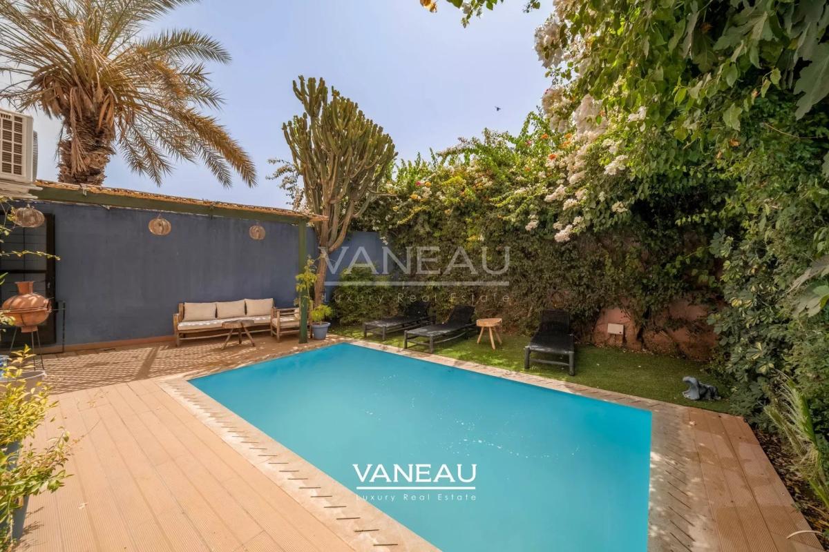 **À Vendre : Maison de ville de 400 m² à Marrakech**