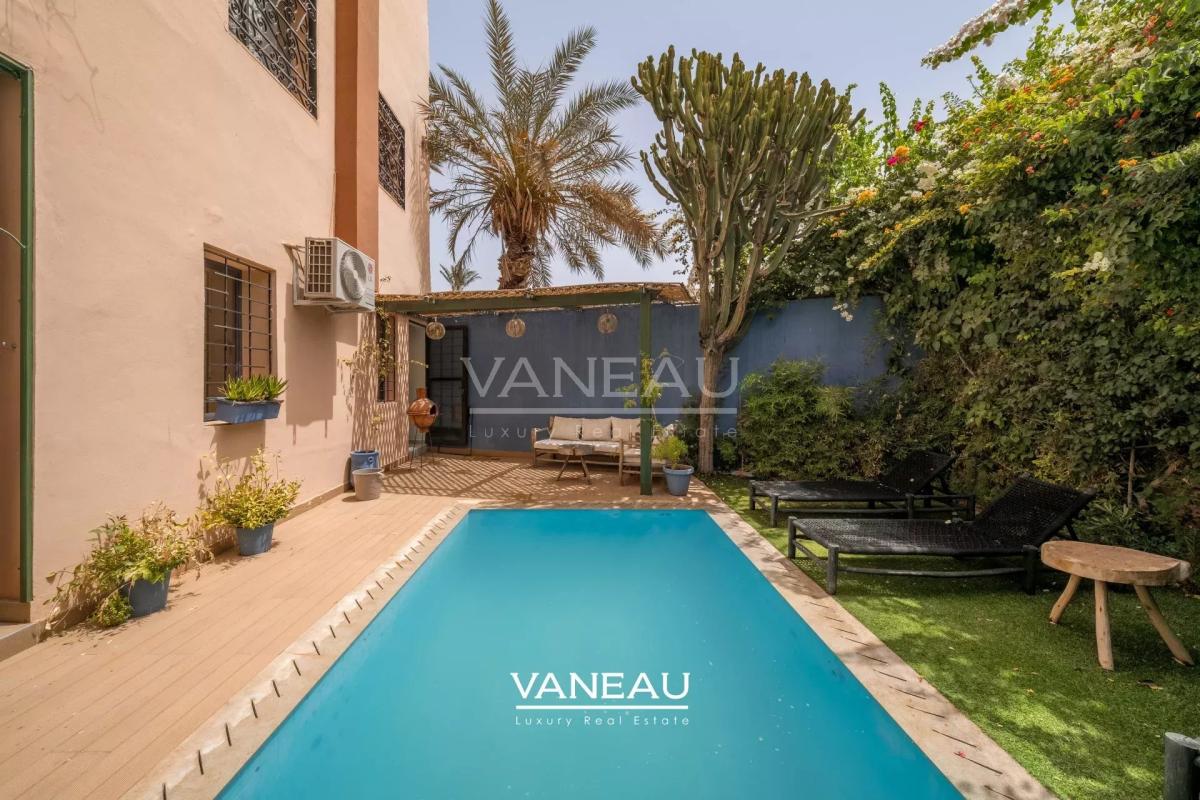 **À Vendre : Maison de ville de 400 m² à Marrakech**