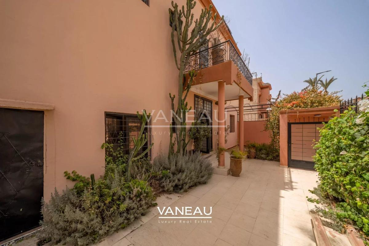**À Vendre : Maison de ville de 400 m² à Marrakech**