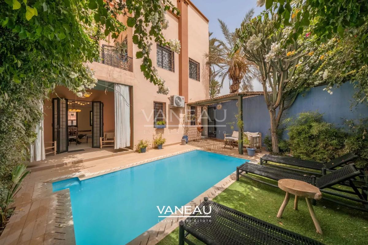 **À Vendre : Maison de ville de 400 m² à Marrakech**