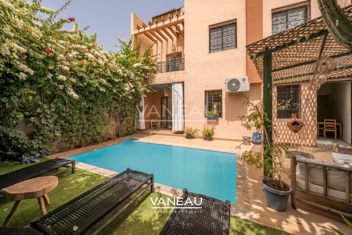 **À Vendre : Maison de ville de 400 m² à Marrakech**