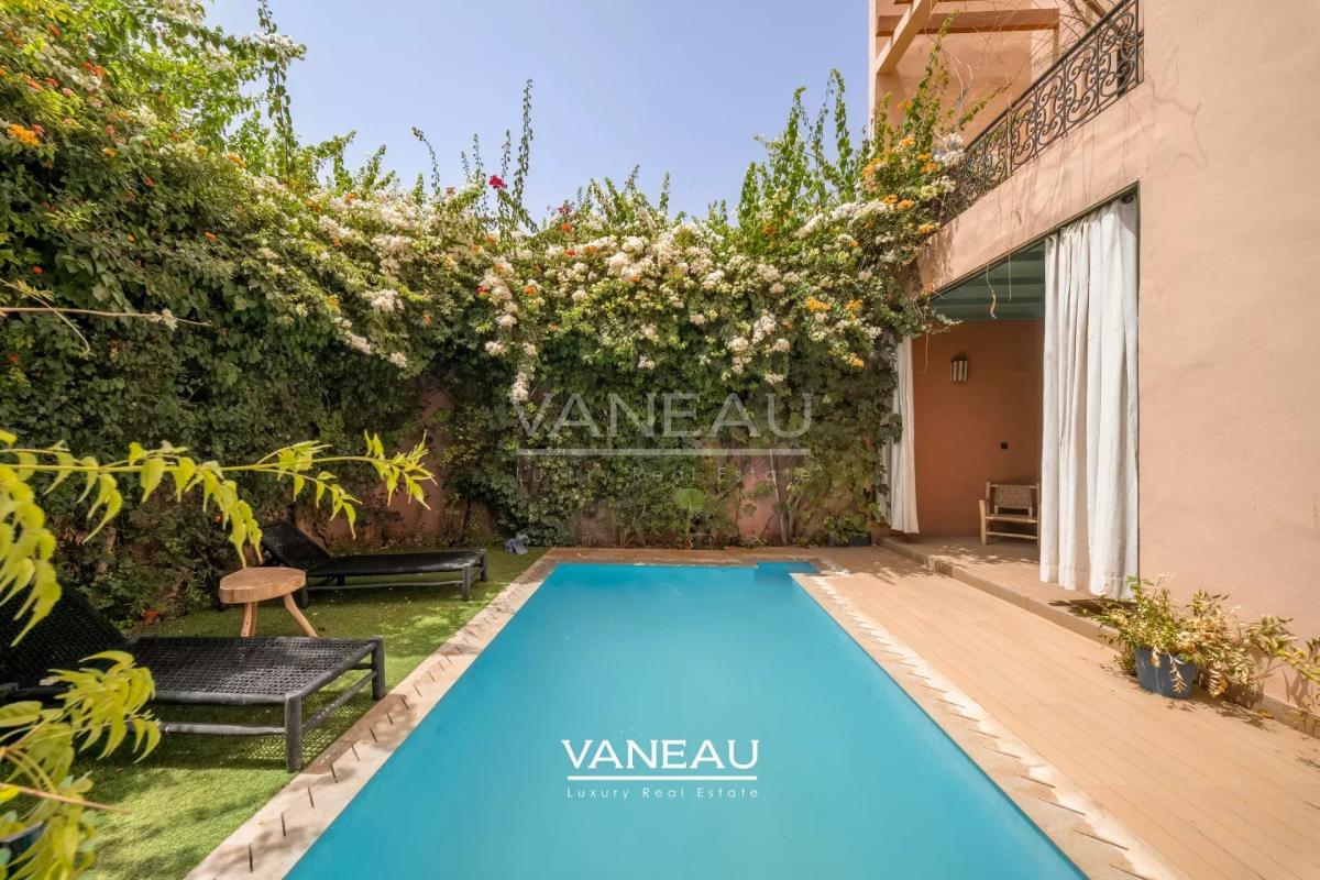 **À Vendre : Maison de ville de 400 m² à Marrakech**