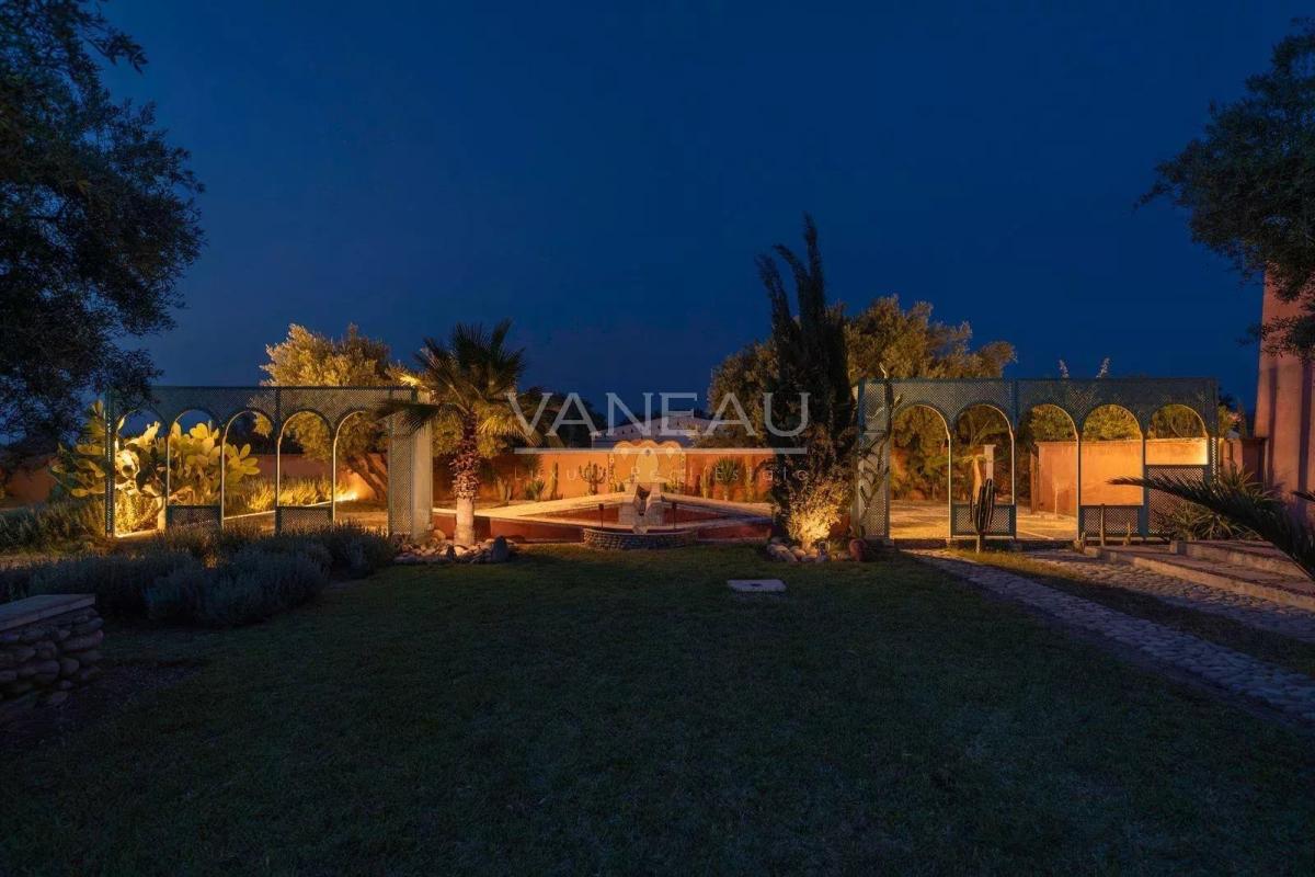 Un havre de paix au pied de l'Atlas sur 2 hectare avec VNA