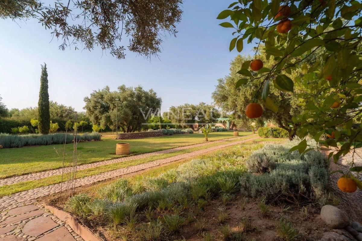 Un havre de paix au pied de l'Atlas sur 2 hectare avec VNA