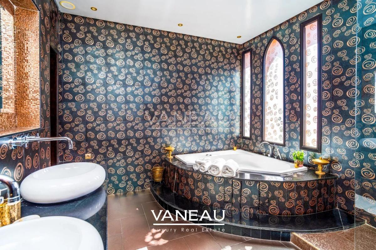 Villa 6 suites à vendre au coeur d'un des plus prestigieux Golf 