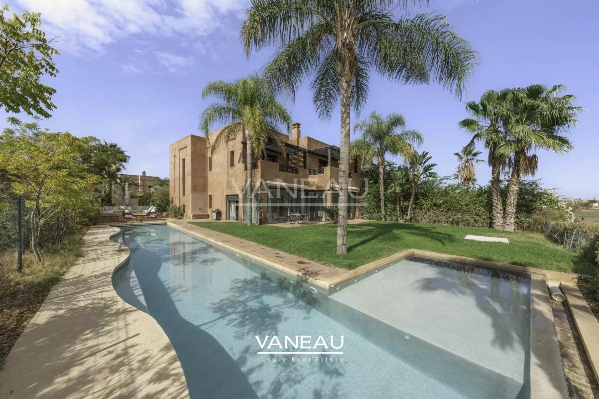 Villa front de front de golf  vue sur Atlas.