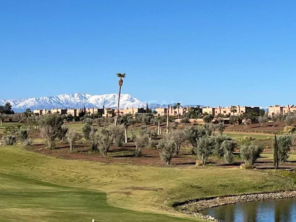 Villa front de front de golf  vue sur Atlas.