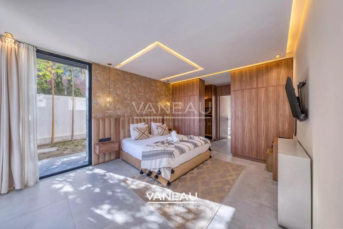 **À Vendre : Villa Moderne de 385 m² sur Golf à Marrakech**