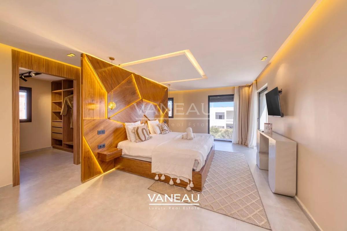 **À Vendre : Villa Moderne de 385 m² sur Golf à Marrakech**