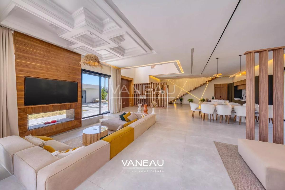 **À Vendre : Villa Moderne de 385 m² sur Golf à Marrakech**