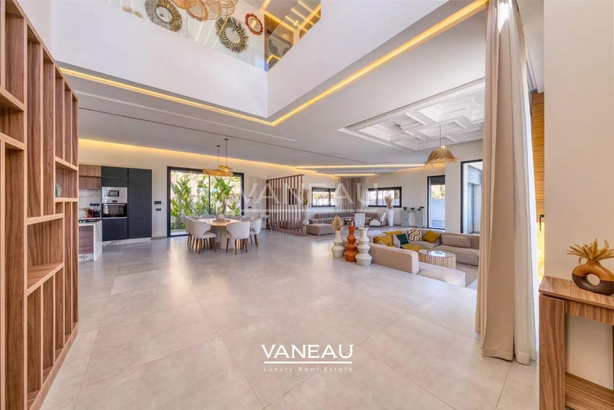 **À Vendre : Villa Moderne de 385 m² sur Golf à Marrakech**