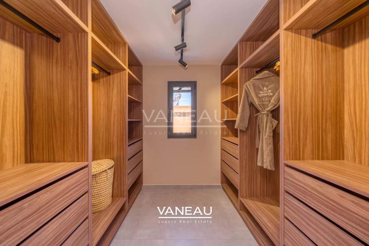 **À Vendre : Villa Moderne de 385 m² sur Golf à Marrakech**