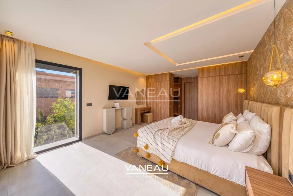 **À Vendre : Villa Moderne de 385 m² sur Golf à Marrakech**