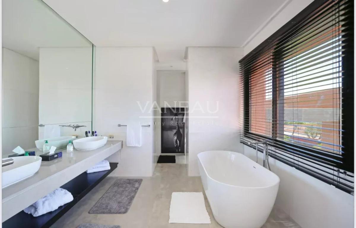 Magnifique villa contemporaine front de golf