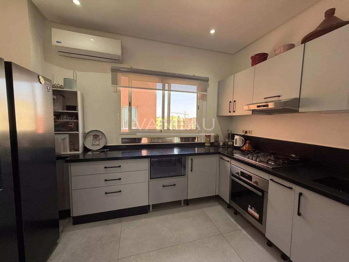 APPARTEMENT 2 CHAMBRES 5 ème étage