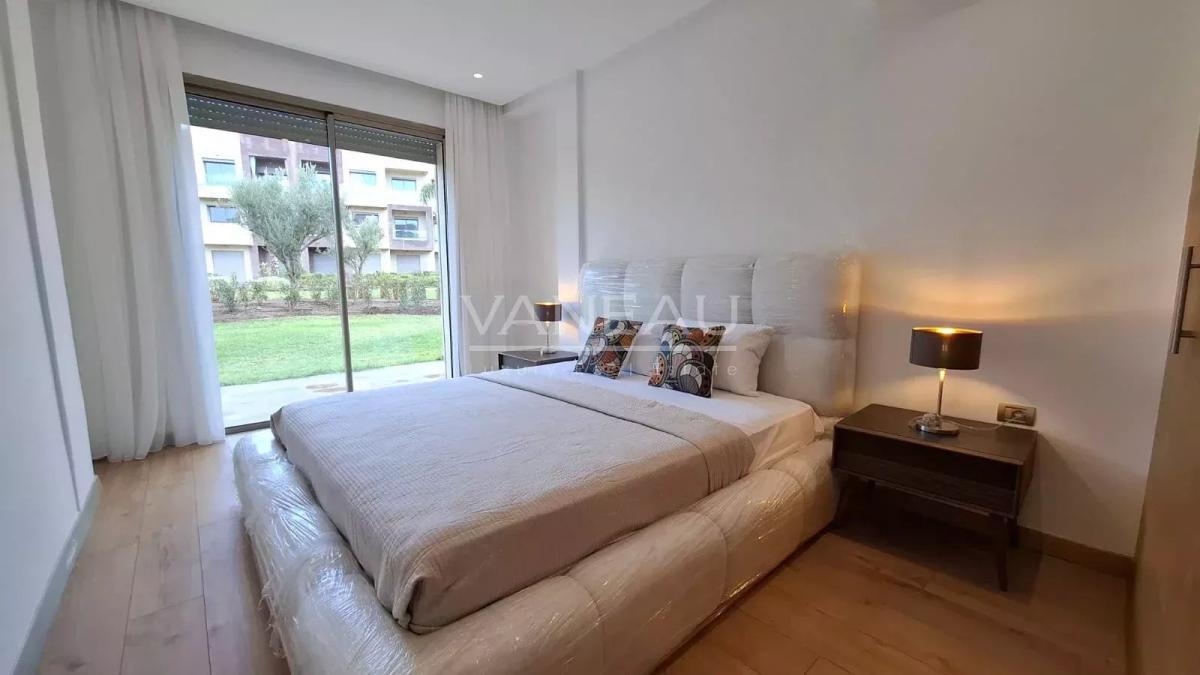 Bel appartment 3 chambres en rez-de-jardin.