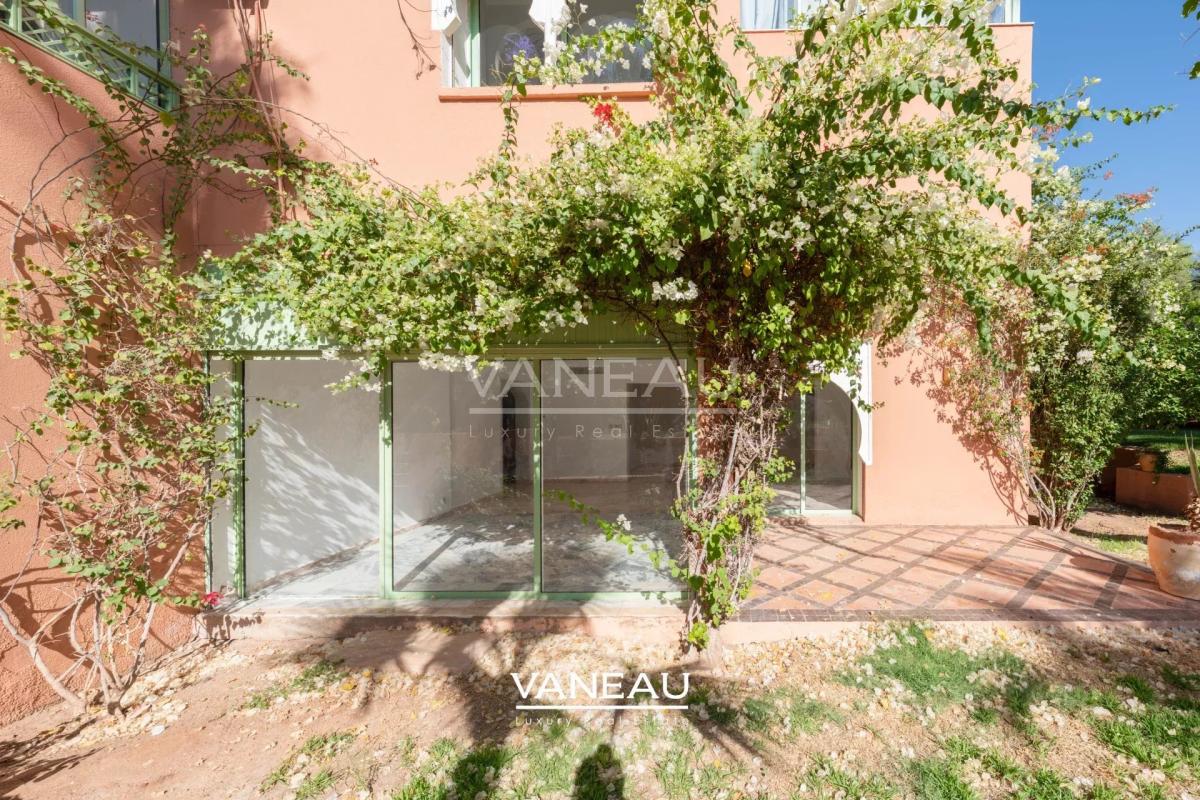 Grand appartement en duplex de trois chambres à la Palmeraie