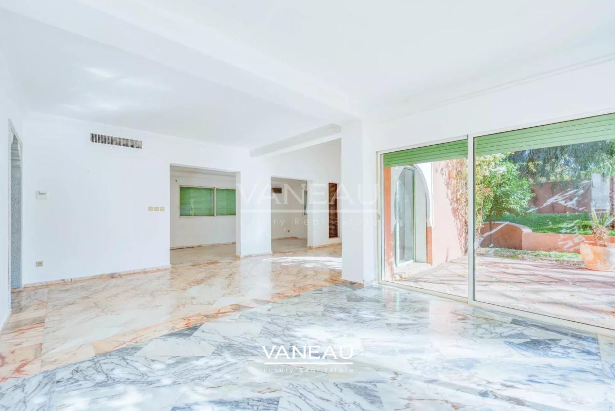 Grand appartement en duplex de trois chambres à la Palmeraie