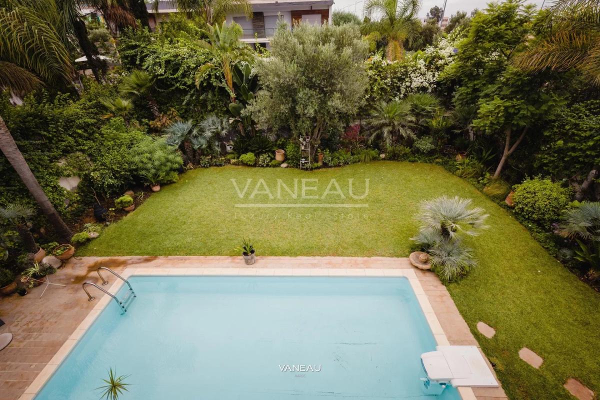 Villa de 650 m² à vendre sur Bouskoura - Maroc