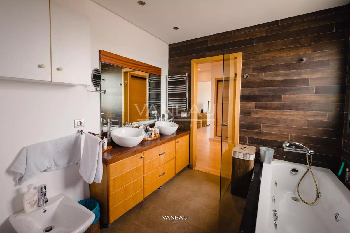 Villa de 650 m² à vendre sur Bouskoura - Maroc