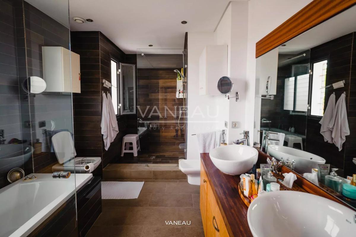 Villa de 650 m² à vendre sur Bouskoura - Maroc