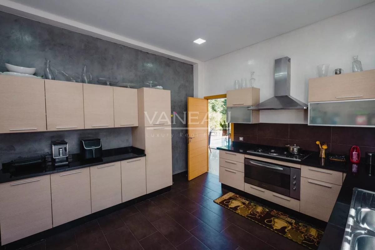 Villa de 730 m² à vendre sur Bouskoura - Maroc