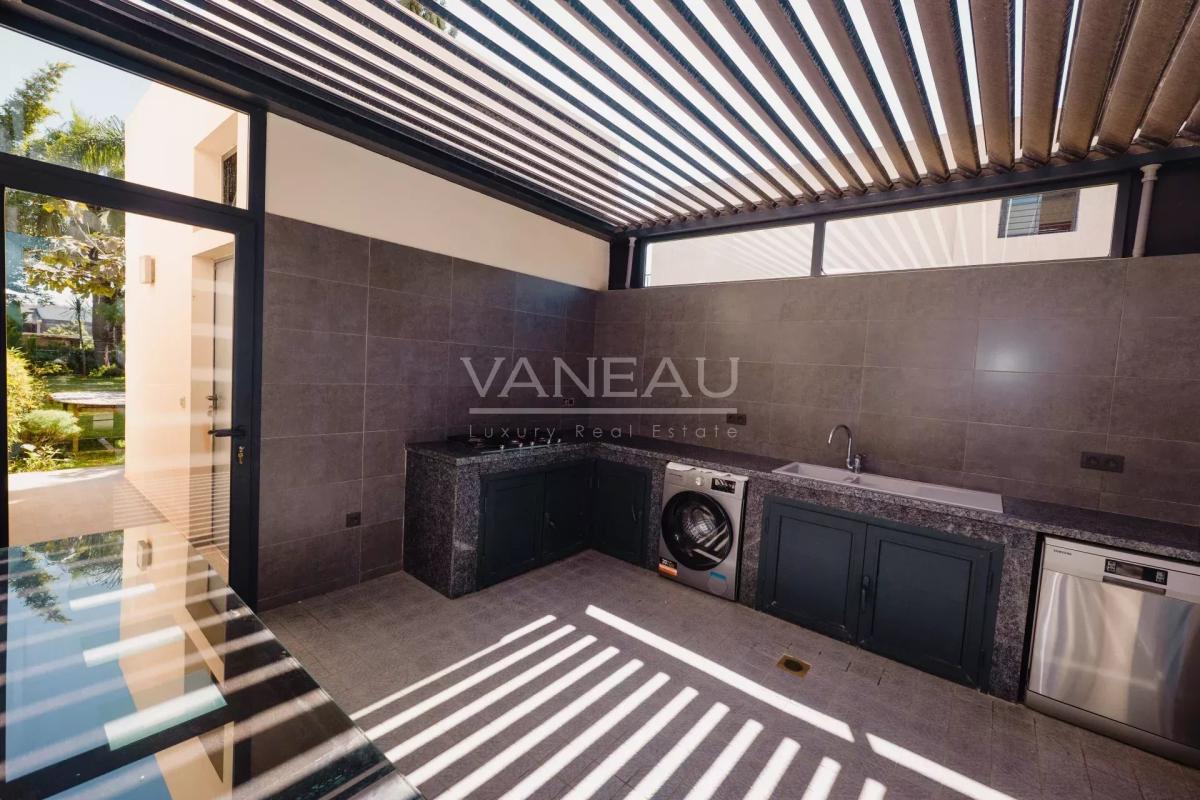 Villa de 730 m² à vendre sur Bouskoura - Maroc
