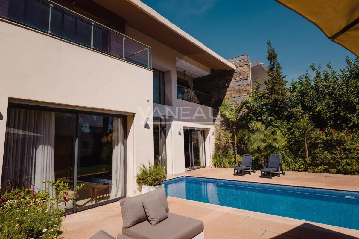 Villa de 730 m² à vendre sur Bouskoura - Maroc