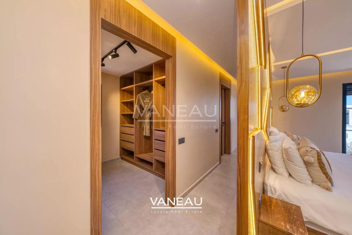 **À Vendre : Villa Moderne de 385 m² sur Golf à Marrakech**