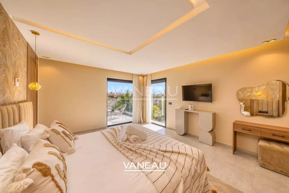 **À Vendre : Villa Moderne de 385 m² sur Golf à Marrakech**