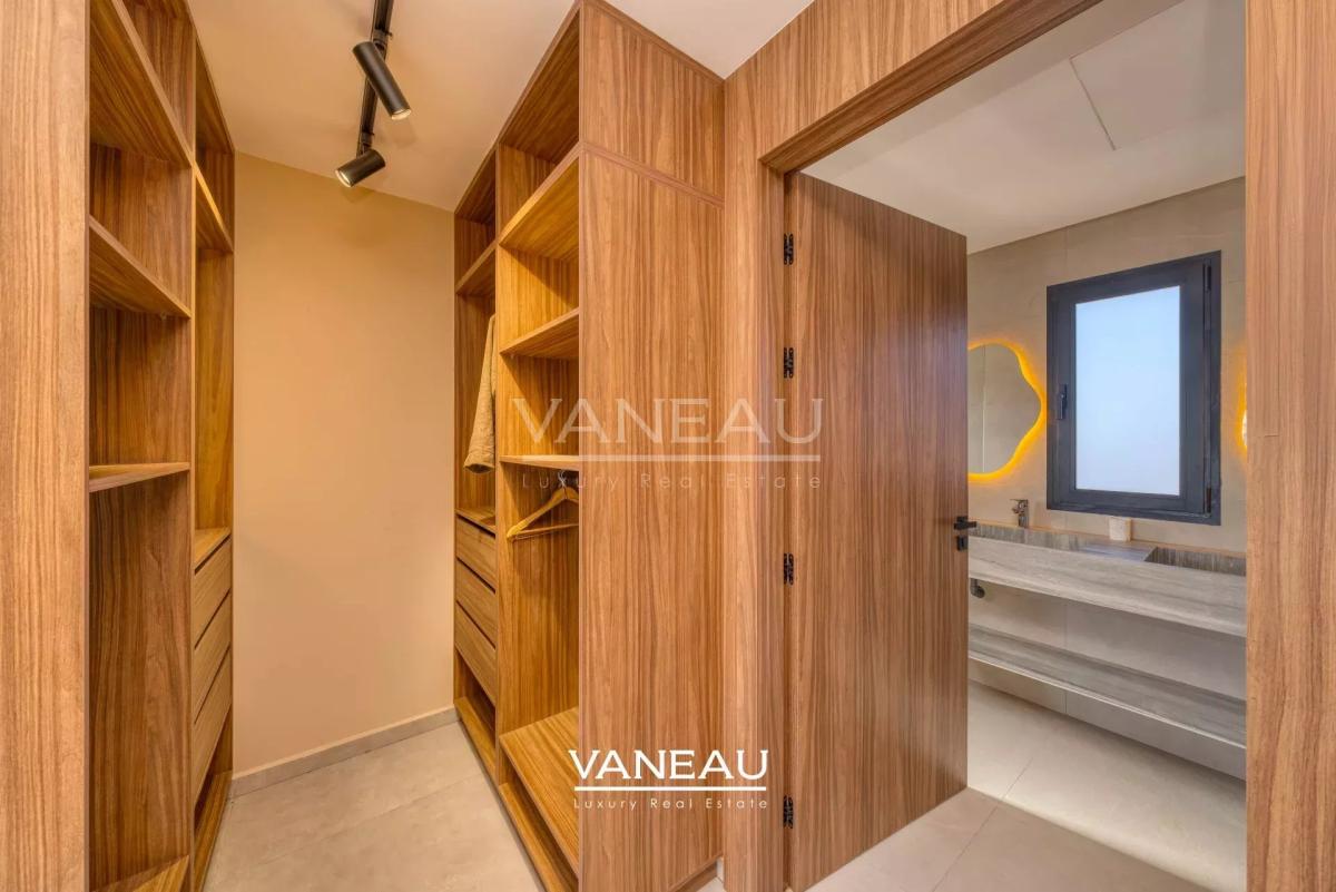 **À Vendre : Villa Moderne de 385 m² sur Golf à Marrakech**